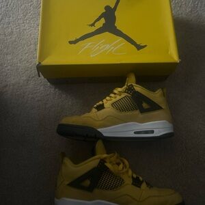 Air Jordan 4 Retro “Lightning” 2021